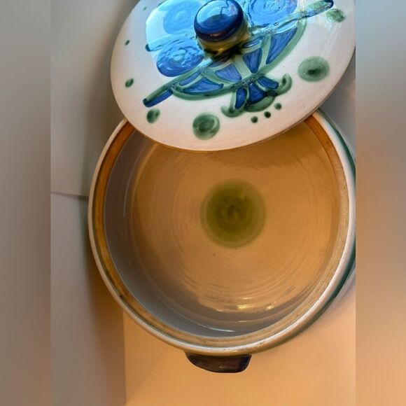 Signed M.A Hadley casserole dish - Picture 2 of 12